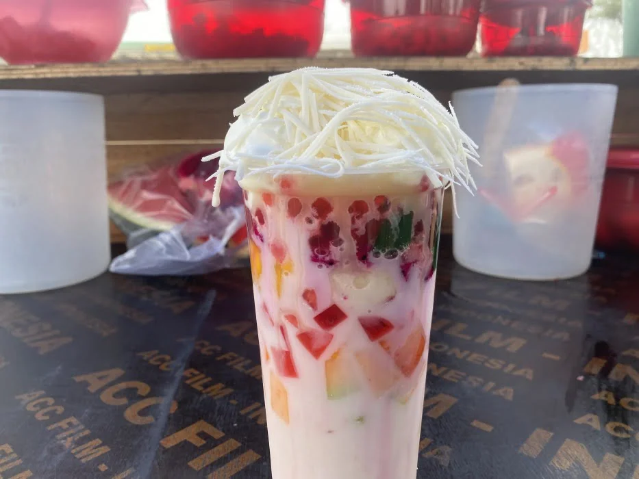 Kenalin Minuman Baru ‘Es Cemong’ yang Seger dan Kaya Buah