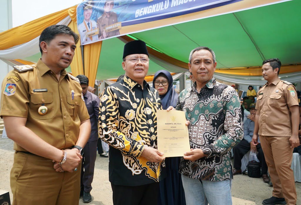 Nelayan di Bengkulu Dapat Bantuan Mesin dan Alat GPS