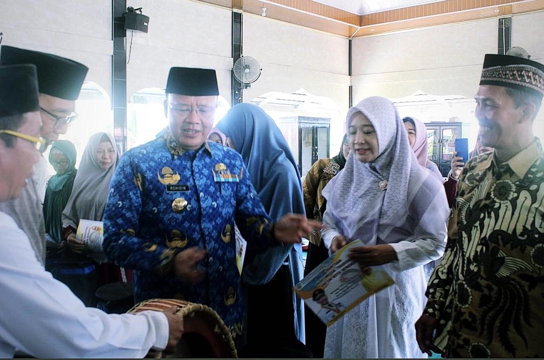 Gubernur Rohidin Janji Sertifikasi Guru Segera Cair