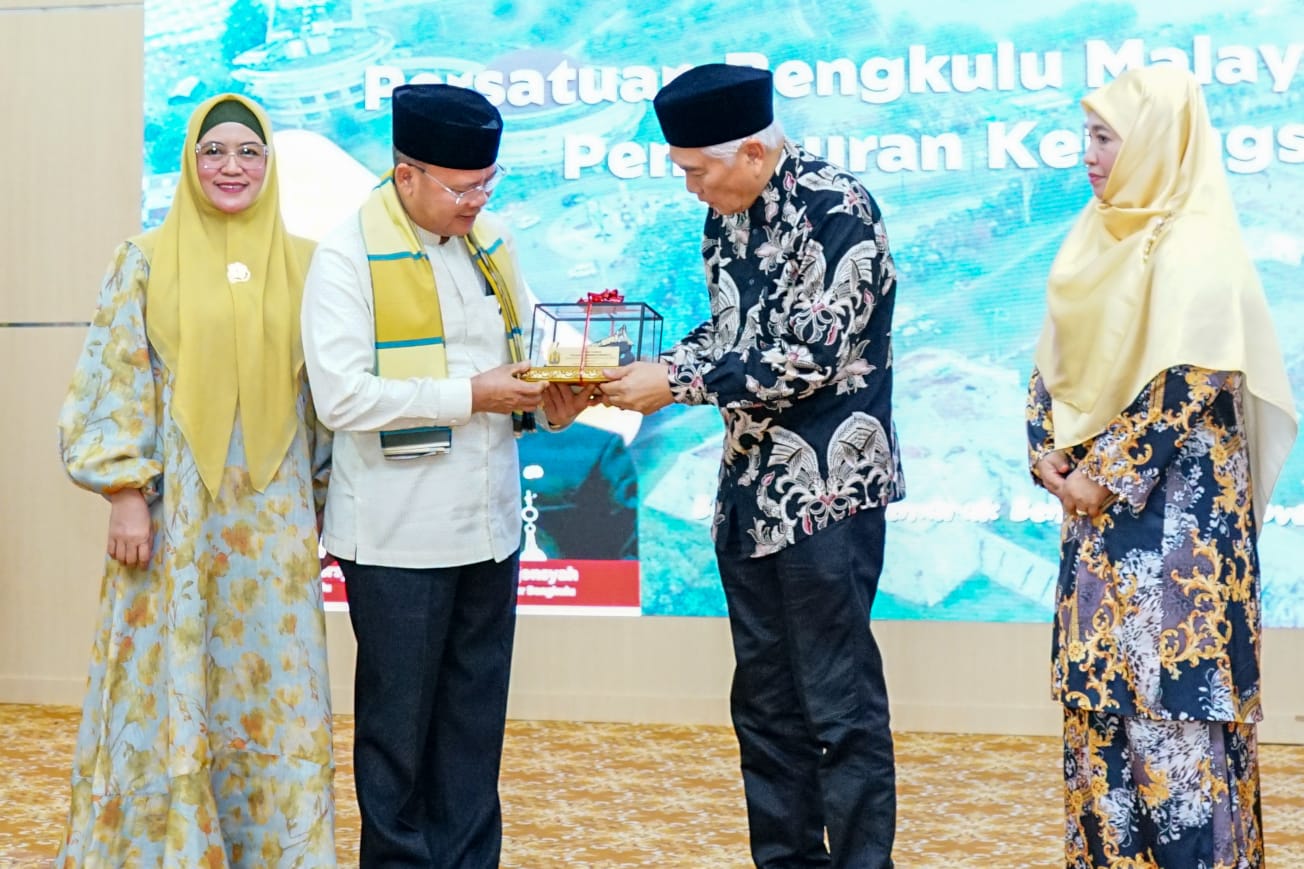 Gubernur Rohidin Bahas Pembangunan Rumah Sakit Internasional