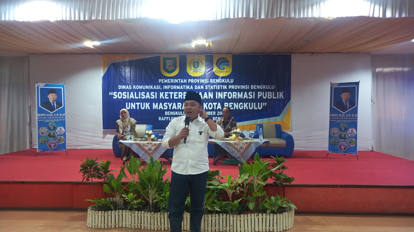 Dempo Xler: Masyarakat Bisa Kawal Keterbukaan Pemerintah melalui Komisi Informasi