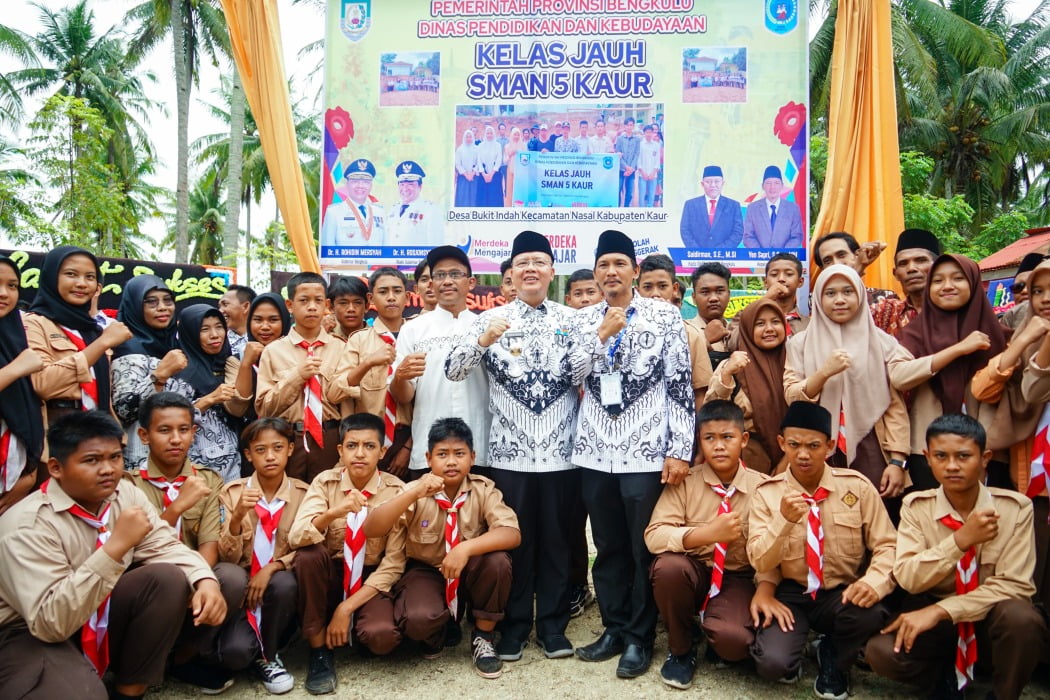 Gubernur Bengkulu Resmikan Kelas Jauh SMAN 5 Kaur