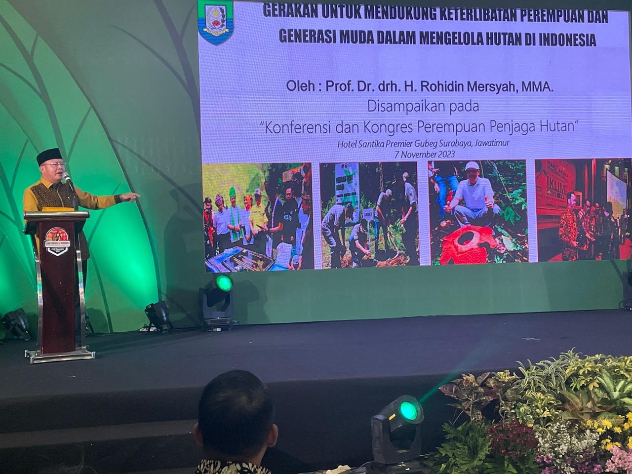 Rohidin Bicara Soal Perempuan dan Hutan di Surabaya