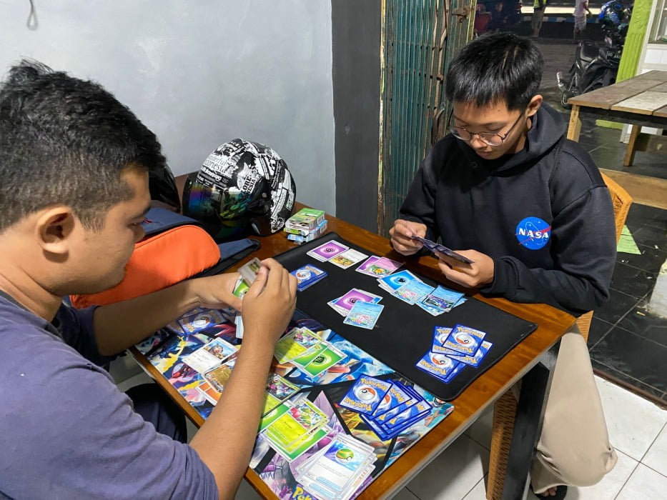 LGS Pertama di Bengkulu Tempatnya Anak Muda Bermain Pokemon Card