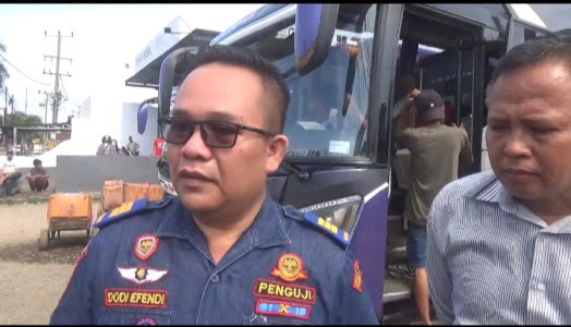 Dodi Efendi, Petugas Uji Kendaraan Dishub Provinsi Bengkulu.
