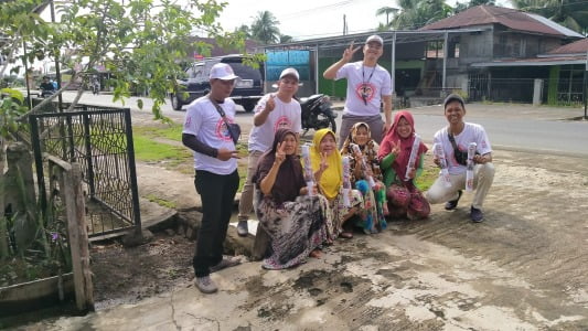 Relawan GSP Bengkulu Bagikan Susu Gratis ke Rumah Warga