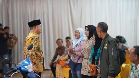 Gubernur Rohidin Apresiasi Bantuan Produktif untuk Masyarakat