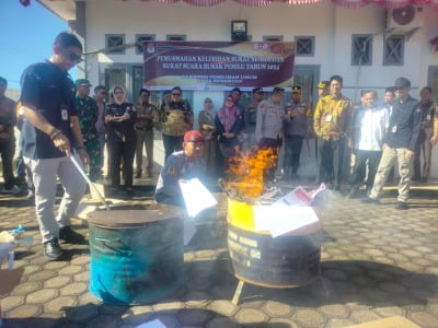 KPU Kota Bengkulu Musnahkan Ribuan Surat Suara Rusak dan Berlebih