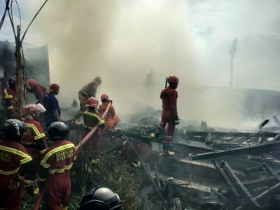 KEBAKARAN DI KELURAHAN KEBUN KELING KOTA BENGKULU

FOTO/BN