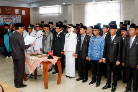 75 Pejabat Kaur DiLantik. Foto, Komar/BN