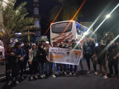 ROMBONGAN MUDIK BERSAMA DPP KAMSRI SAMPAI DI KOTA BENGKULU

FOTO/BN