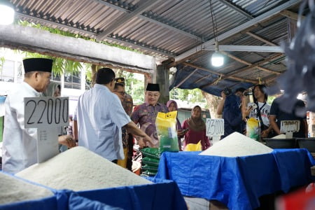 Jelang Idulfitri Harga Beras Turun, Pemprov Ingatkan Masyarakat Tidak Lakukan ‘Panic Buying’
