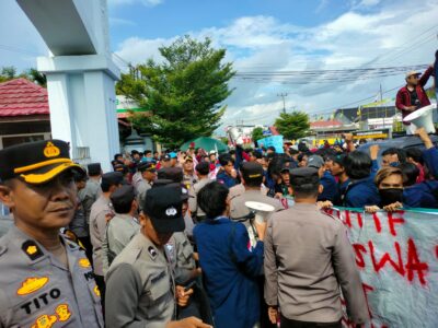 DEMO BEM BERSAMA BURUH DI BENGKULU

FOTO/BN