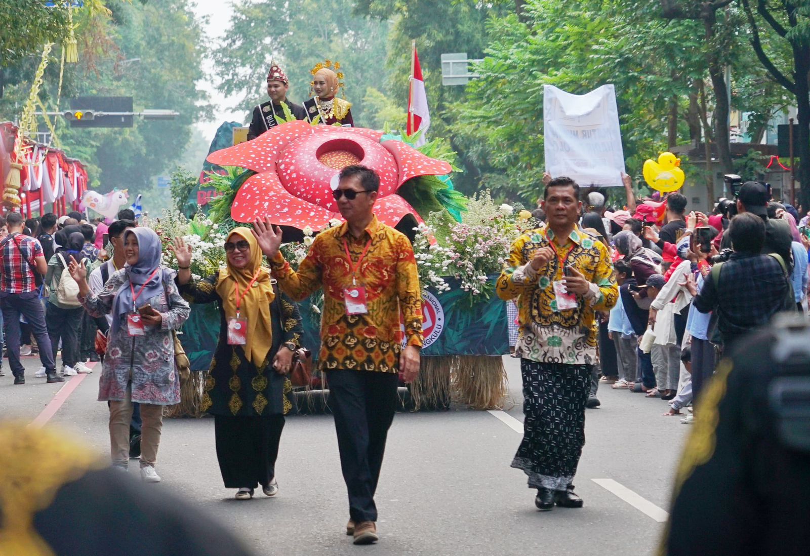 Ikut Pawai Dekranas di Solo, Bengkulu Kenalkan Bunga Rafflesia dan Gunung Bungkuk