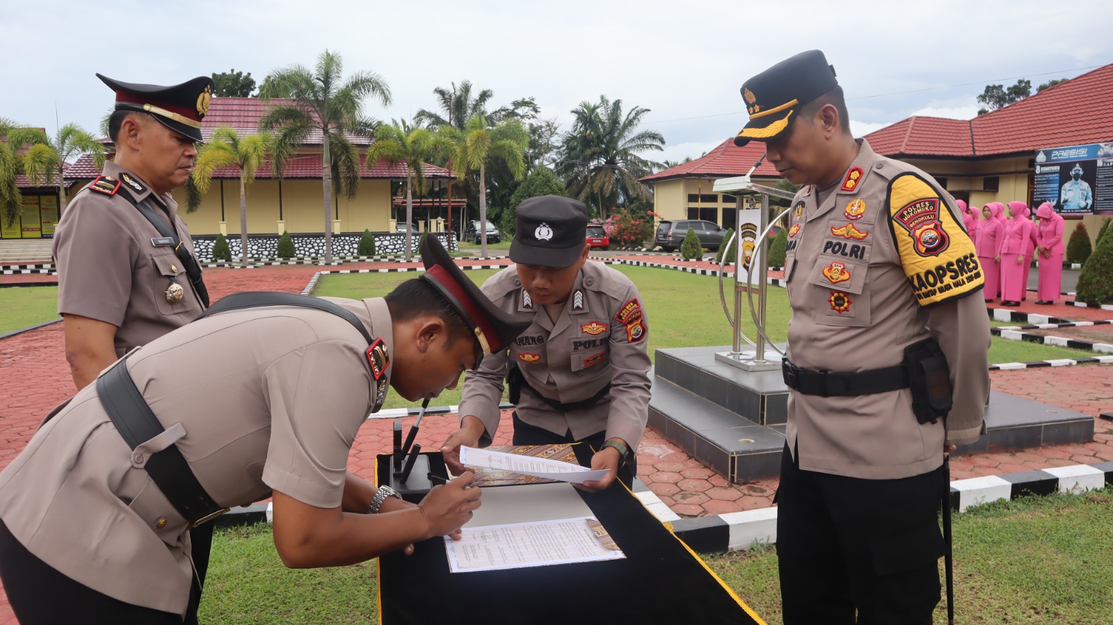Kapolres Mukomuko Pimpin Upacara Sertijab Kapolsek