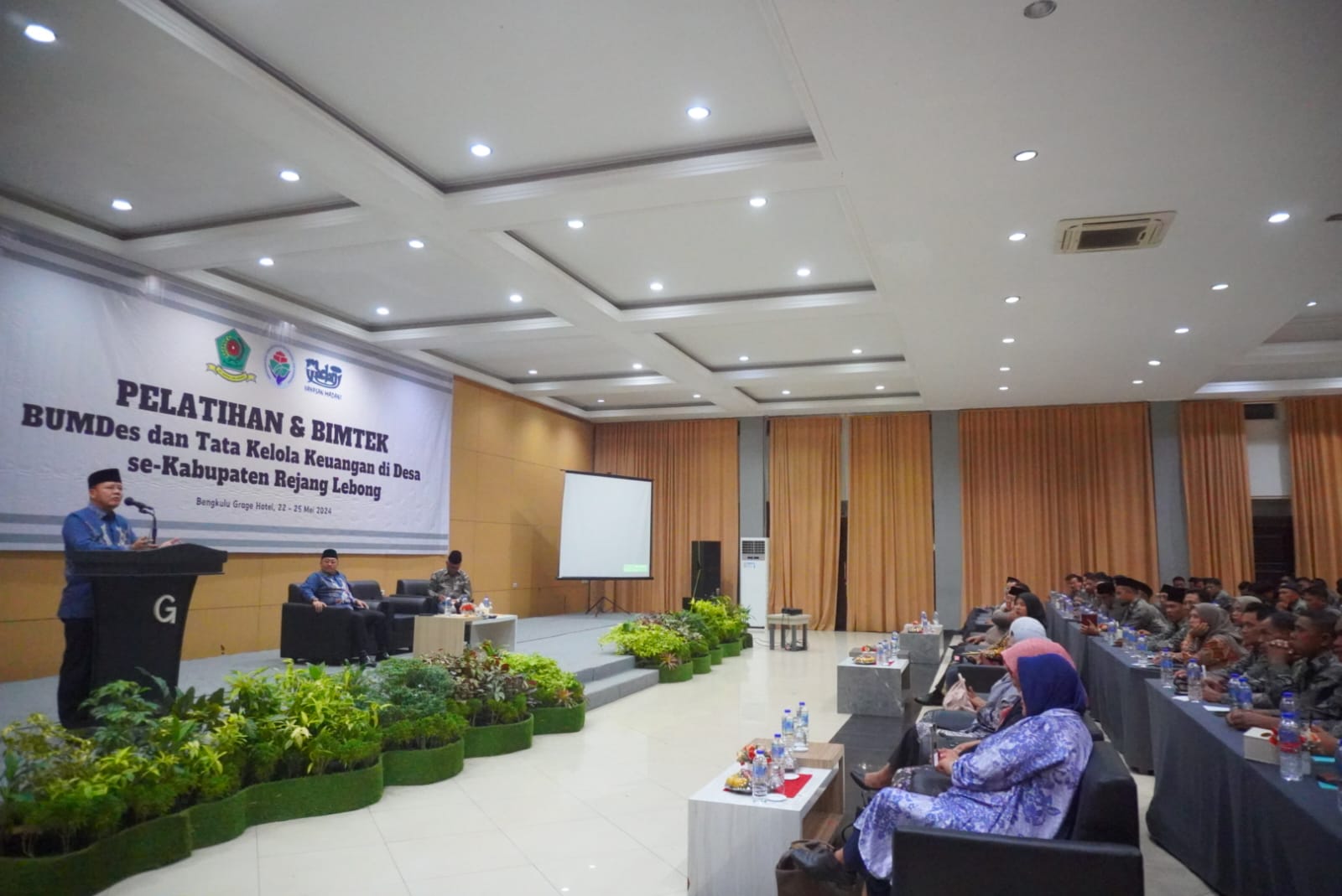 Bimtek Tata Kelolah Keuangan Desa se-Rejang Lebong, Gubernur Rohidin: Catat Setiap Barang yang Dibelanjakan