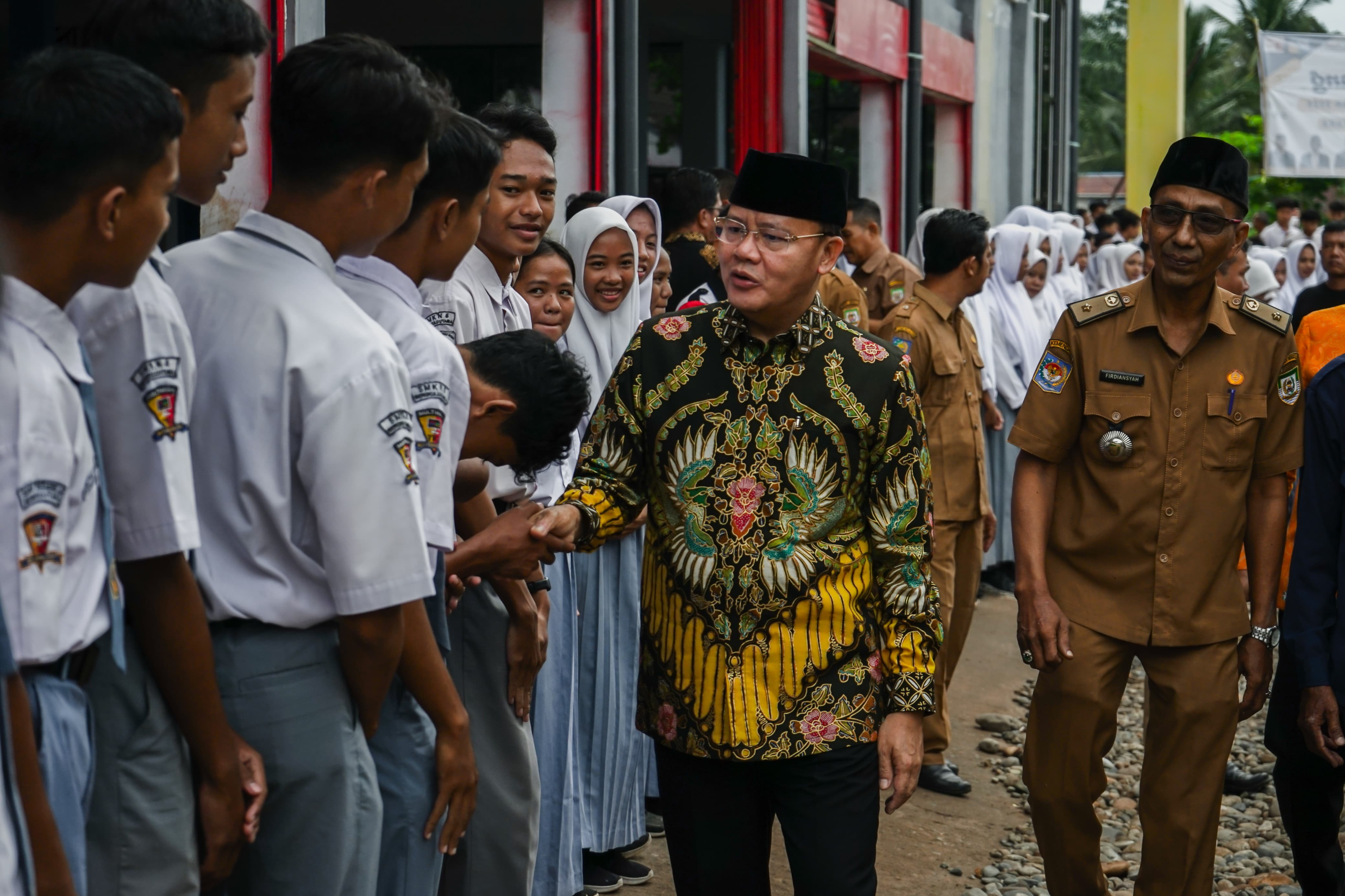 Ketua Komite SMKN 5 Bengkulu Utara Minta ‘Jatah’ Guru PPPK ke Gubernur