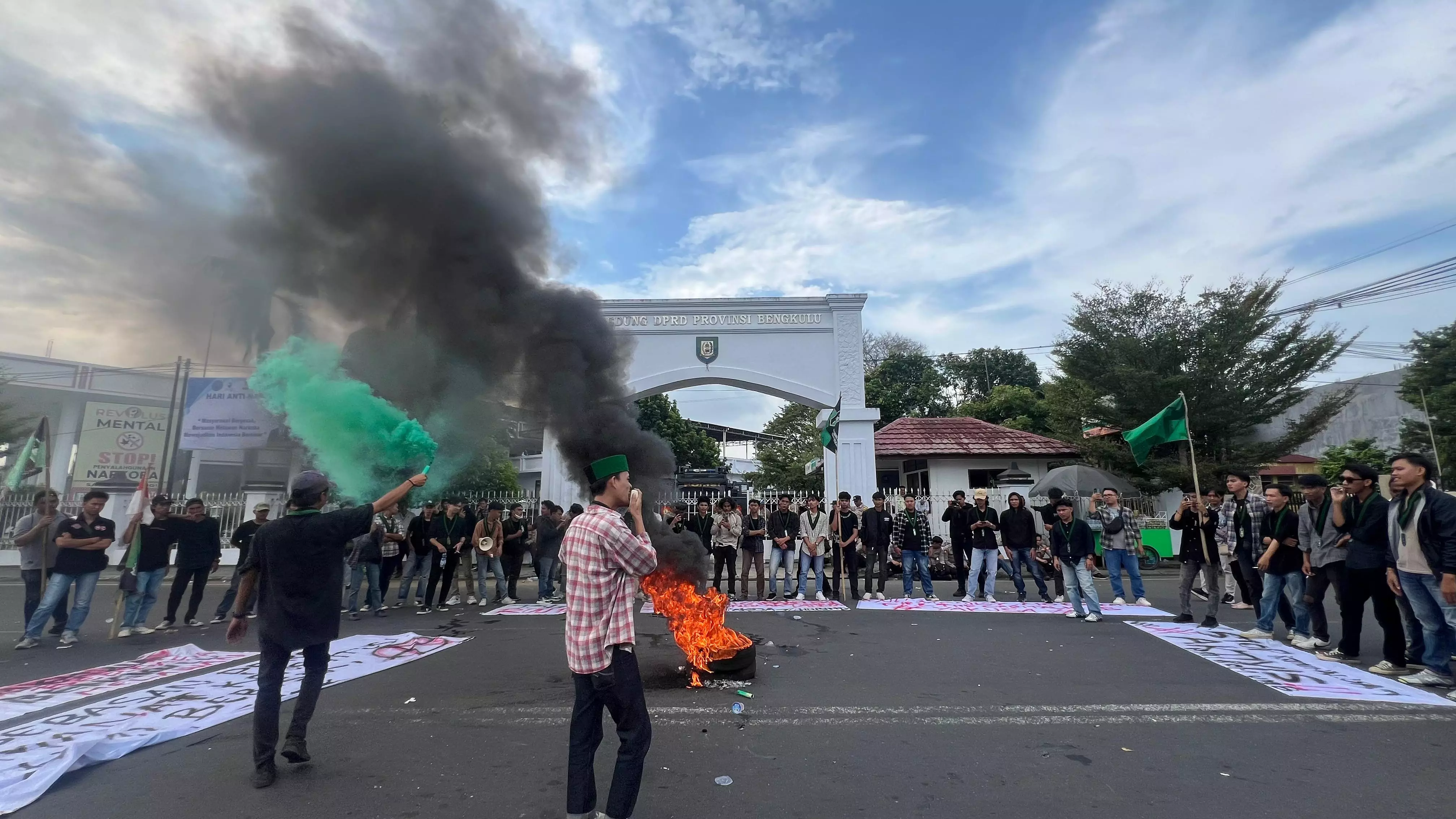 Geruduk Gedung Dewan, Ini Tuntutan HMI Cabang Bengkulu