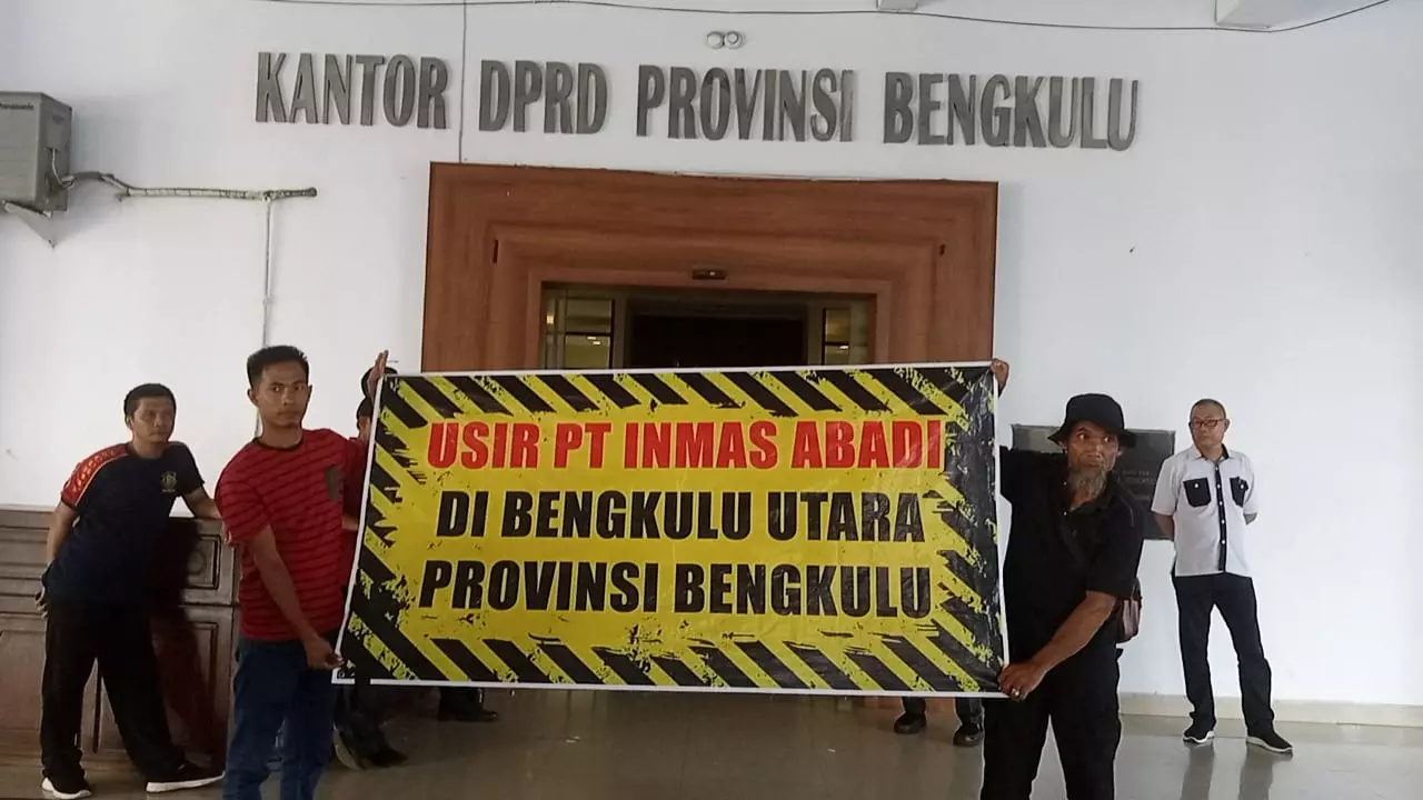 Kelompok Tani Bengkulu Geruduk Kantor DPRD Provinsi