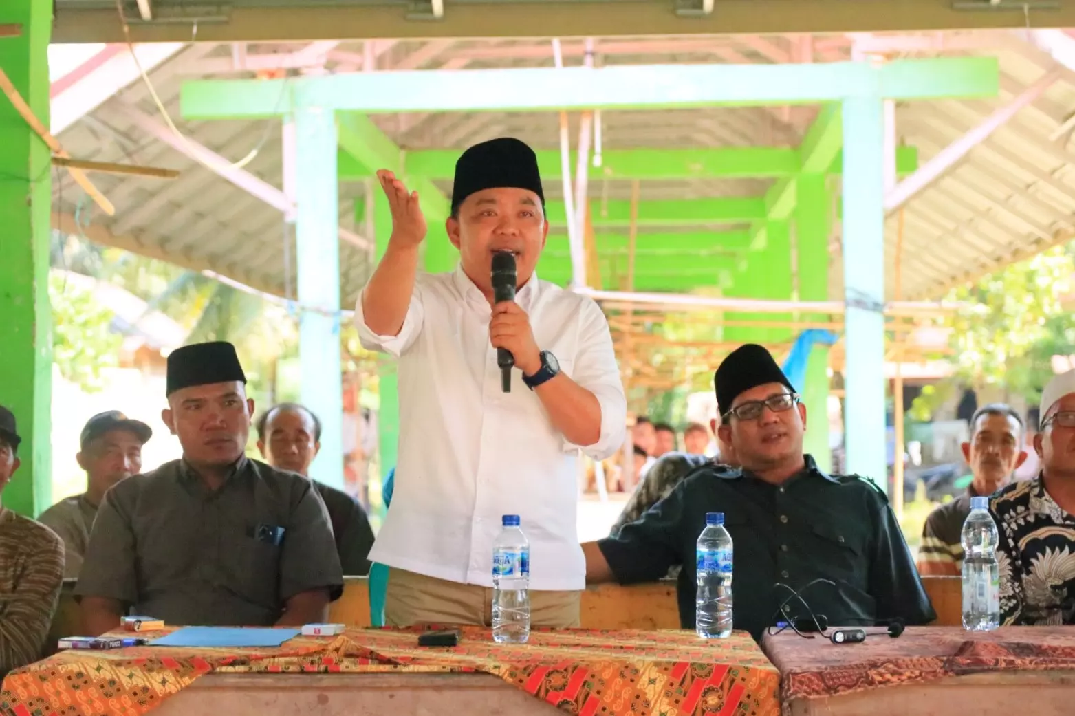 Dempo Xler saat berkunjung ke Kabupaten Seluma