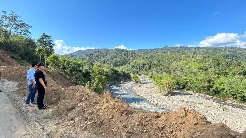 Gubernur Bengkulu, Rohidin Mersyah, akan memproyeksikan penanganan secara permanen jalan lintas Curup - Lebong