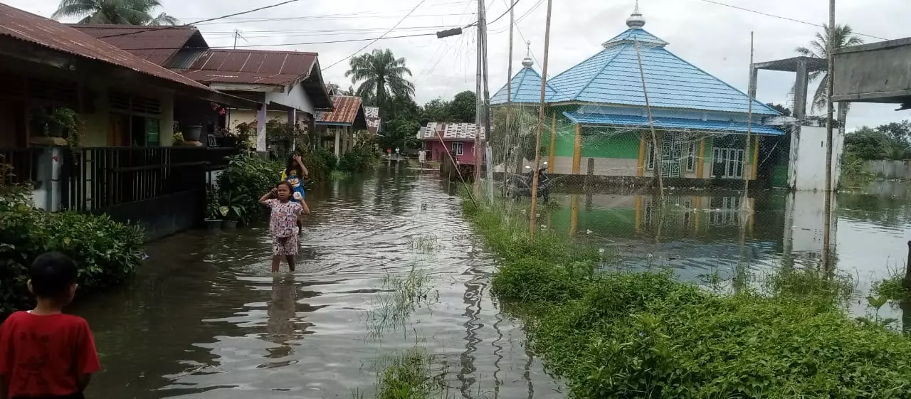 Banjir kiriman Rendam Kelurahan Sawah Lebar