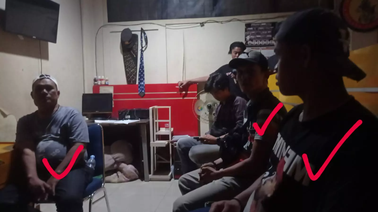 Tarik Uang Parkir Rp 10 Ribu, Tiga Orang Jukir Liar Ditangkap Polisi