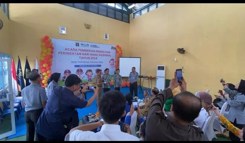 50 Anak Didik di LPKA Menerima e-KTP dan KIA