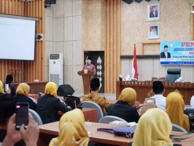 Pengukuhkan kepengurusan Asosiasi Usaha Mikro, Kecil, dan Menengah (UMKM) se-Provinsi Bengkulu