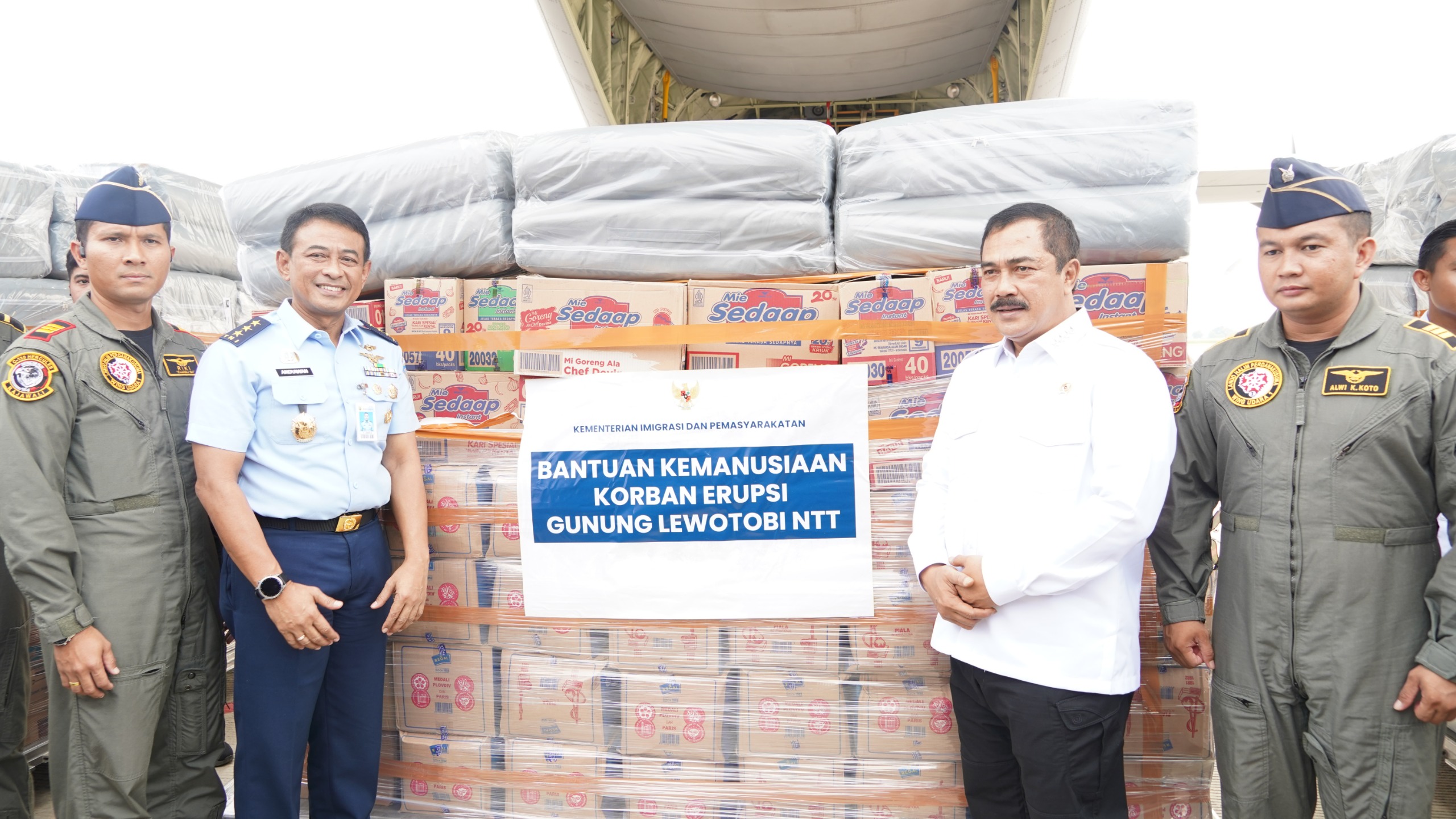 Kementerian Imigrasi dan Pemasyarakatan Kirim Bantuan Kemanusiaan untuk Korban Erupsi Gunung Lewotobi di NTT