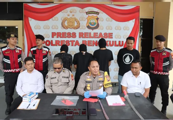 Kapolresta Menyampaikan Press Release Penangkapan Anggota Gangster