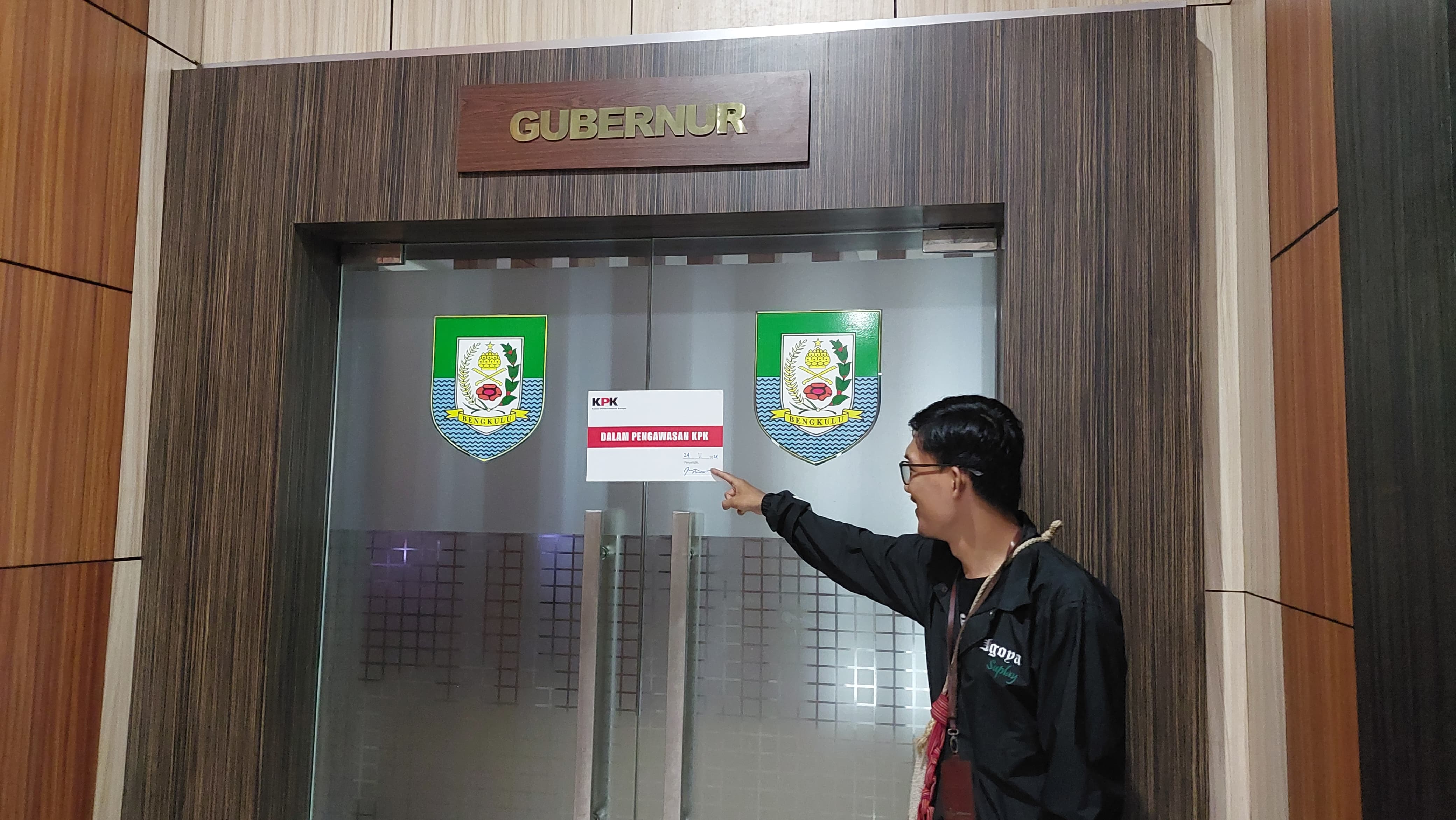 KPK Segel Ruang Kerja Gubernur Bengkulu
