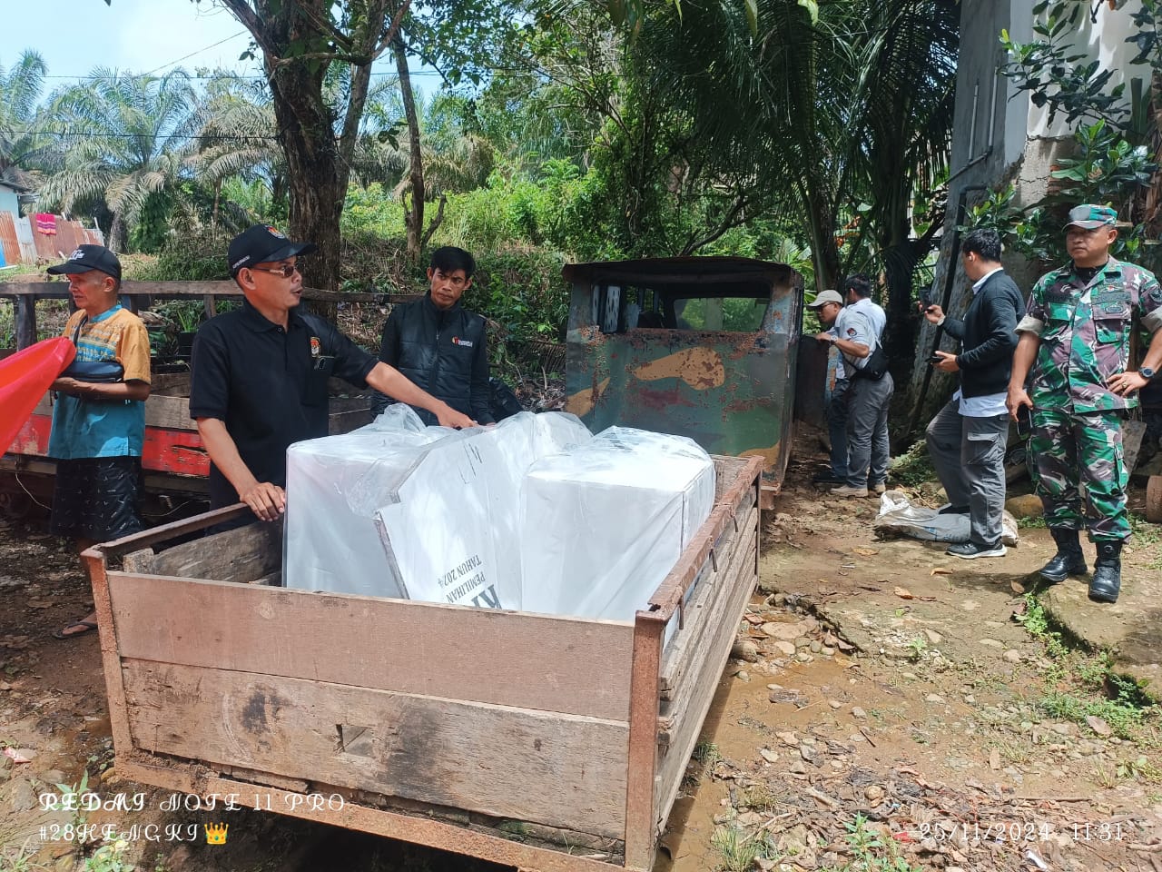 Pendistribusian Logistik Pilkada ke TPS tersulit di Bengkulu Utara menggunakan Molek