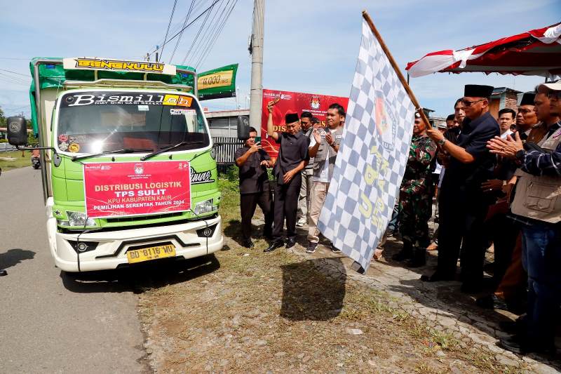 Dilepas Bupati Kaur, Logistik Pilkada TPS Sulit Mulai Didistribusikan