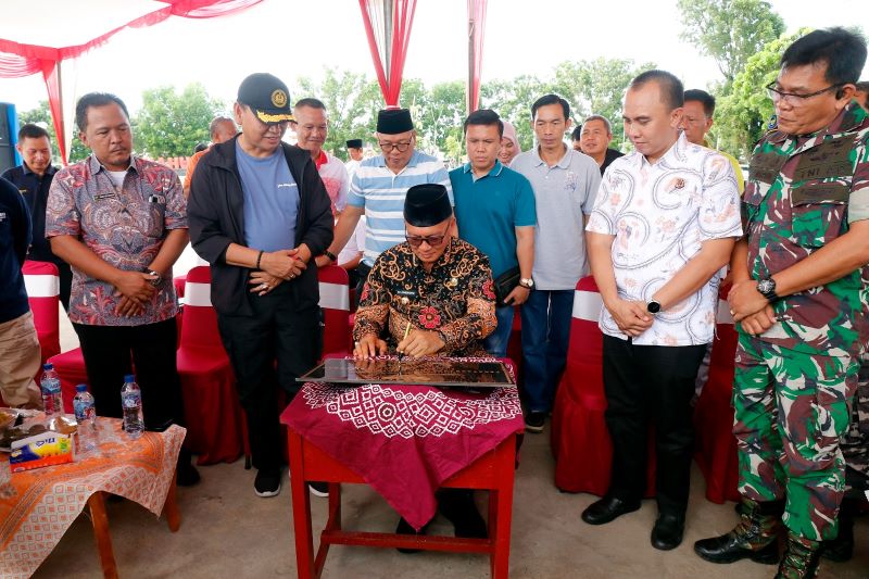 Bupati Lismidianto Resmikan Alun Alun Kota Bintuhan