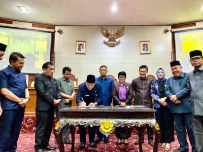 Rancangan Anggaran Pendapatan dan Belanja Daerah 2025 Pemprov Bengkulu Disahkan