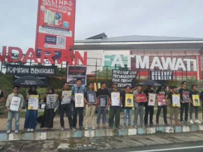 Solidaritas Kamisan Gelar Aksi Diam, Kritik Terhadap Pendidikan di Indonesia