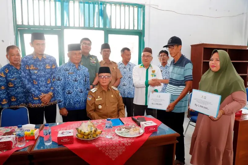 29 KK terima santunan dari Baznas Kabupaten Kaur