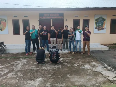 Gasak Hp Di Tengah Keributan, Remaja Ini Tak Berkutik Saat Diciduk Polisi!