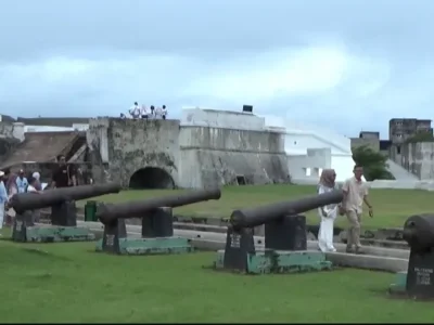 Benteng Marlborough Bengkulu Dibanjiri Wisatawan, Liburan Seru Sambil Menjelajah Sejarah