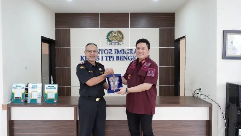 Kantor Imigrasi Kelas I TPI Bengkulu Terima Penghargaan dari Bea Cukai