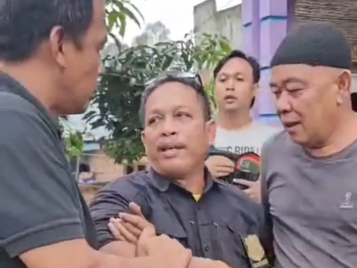 Oknum Diduga LSM Peras Kades