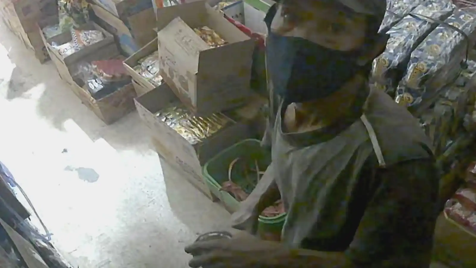 Tampang pelaku terekam CCTV