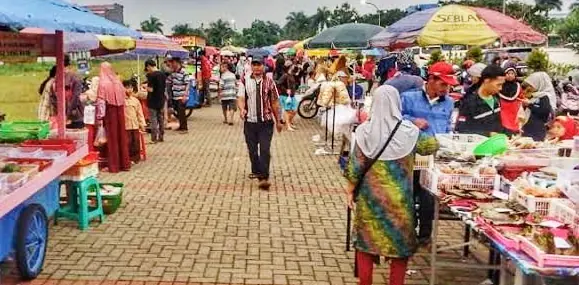 Pedagang Pasar Kaget Tidak Dikenai Retribusi Selama Ramadan