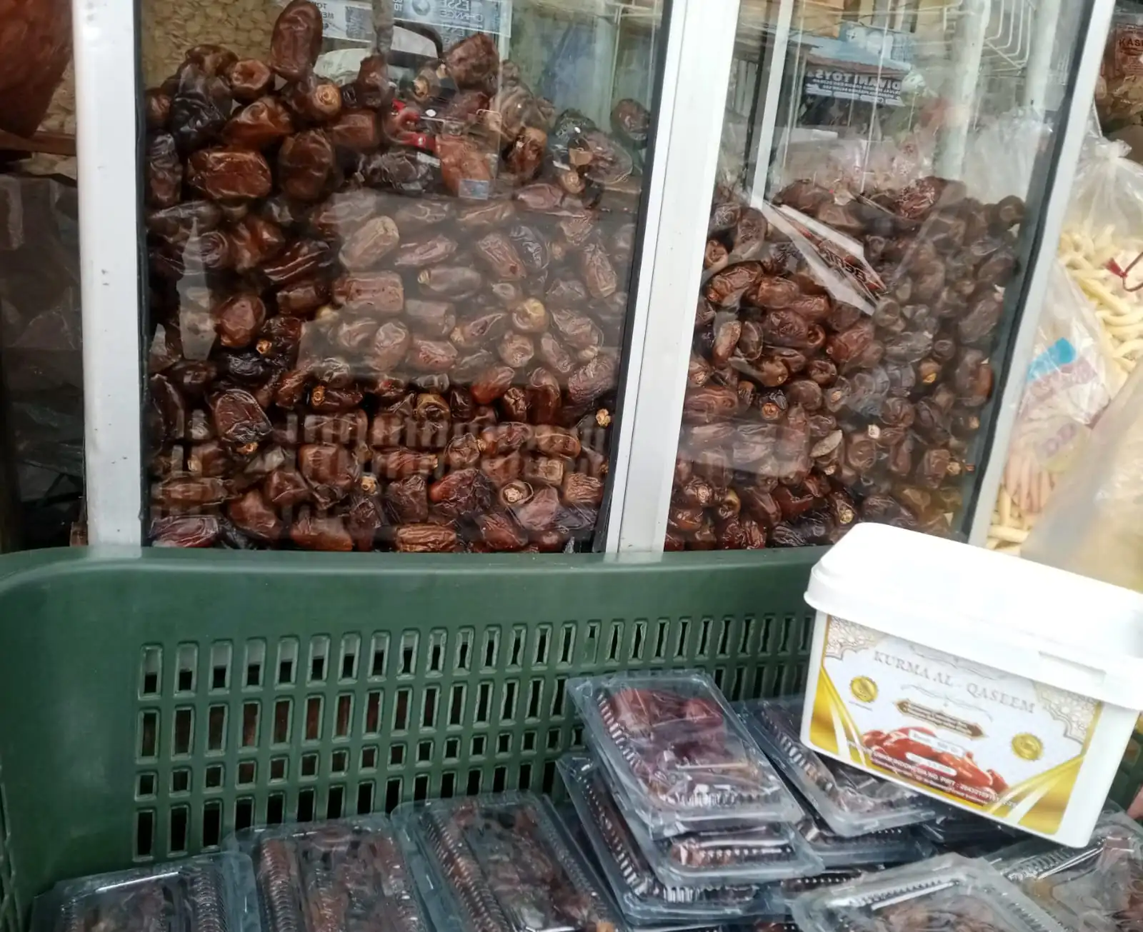 Jelang Ramadan, Kurma Mulai Meramaikan Pasar