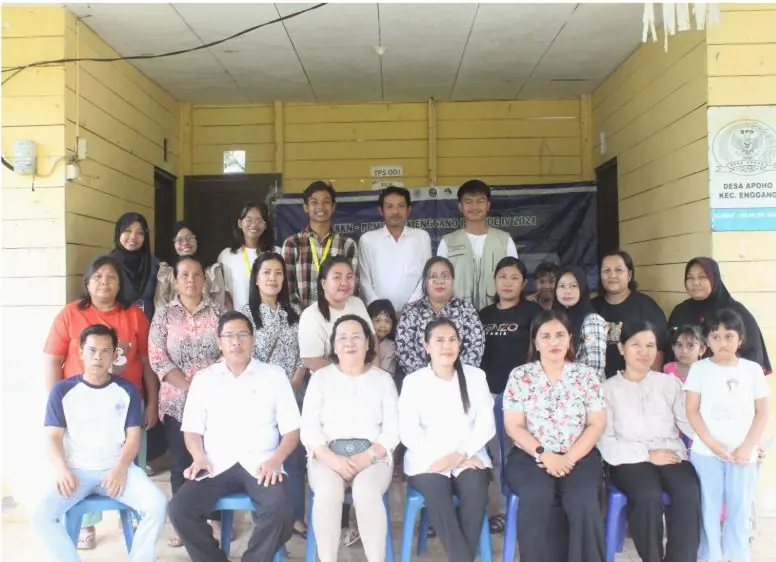 Pemberdayaan masyarakat dalam mengembangkan potensi perikanan lokal menjadi produk UMKM bernilai ekonomi tinggi.