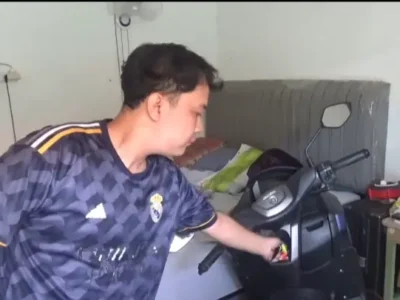 Baru Lunas, Motor Pria Ini Digasak Pencuri