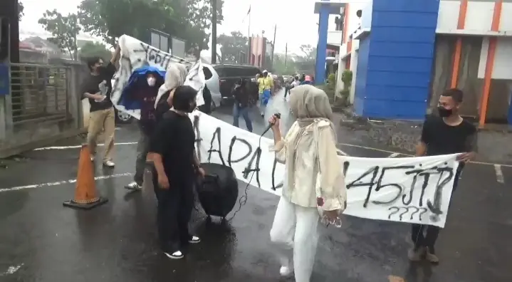 Demo di Rektorat Unihaz, Mahasiswa FH Bongkar Dugaan Aliran Dana Rp45 Juta ke Pejabat Kampus