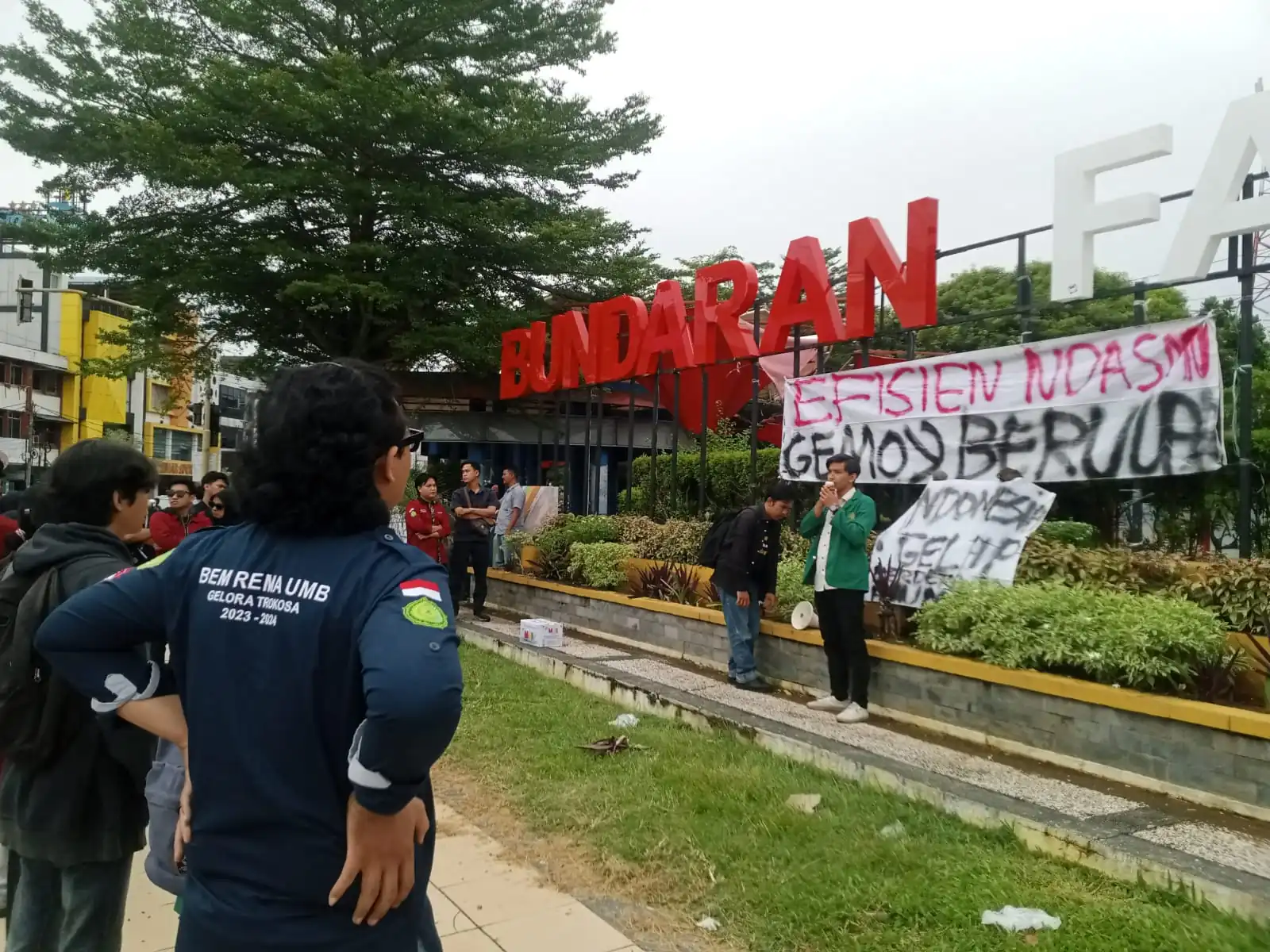 Mahasiswa UMB Gelar Aksi, Tolak Efisiensi Program Makan Bergizi Gratis