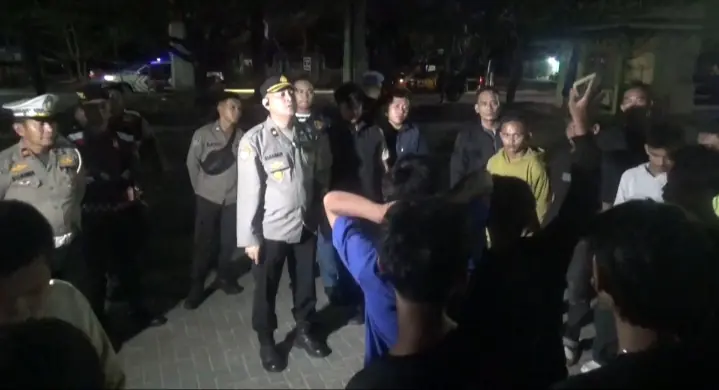 Polisi Gerebek Puluhan Remaja di Pantai Jakat, Ada yang Masih SD